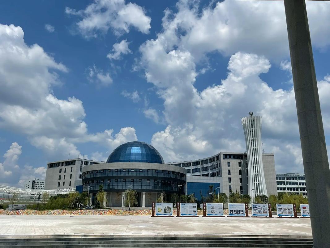 岳陽現代服務職業學院 應用服務型人才的搖籃